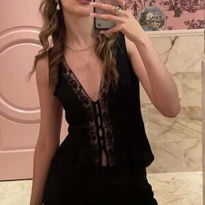 Reformation Cristina Lace Detail Top - BLACK